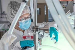 Les autoclaves de laboratoire Systec en utilisation quotidienne chez eleva GmbH